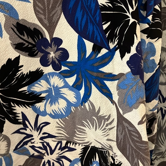 KS Island swim coverup poncho w/hood and pocket blu/wht Hawaiian floral 2X plus - Picture 2 of 16